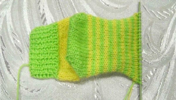 Техника вязания шерстяных носков спицами без шва Stopa-noska