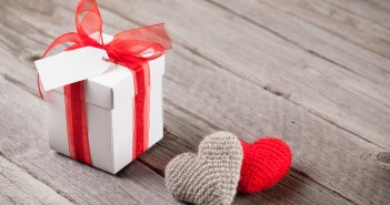 Τι να δώσετε έναν τύπο στις 14 Φεβρουαρίου; 20 αρχικά άνδρες δώρων