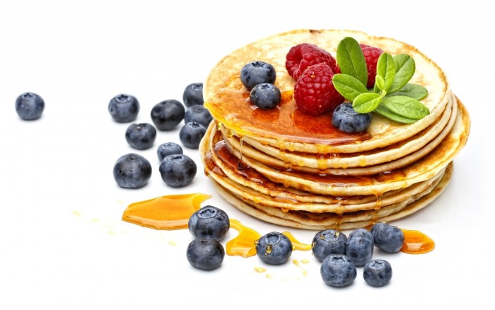 Food_differring_meal_pancome_with_berries_033810_