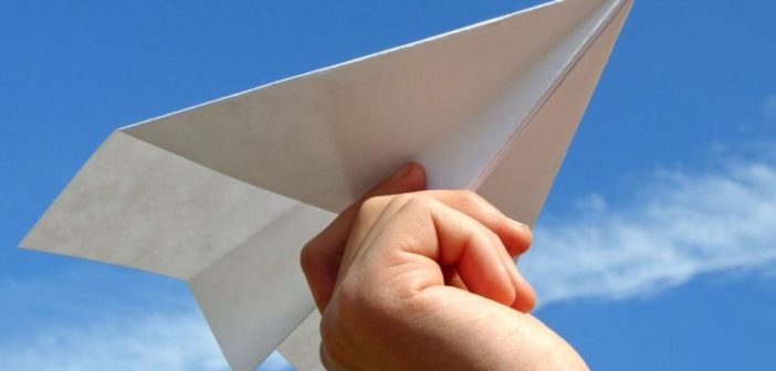 бумажный самолетик