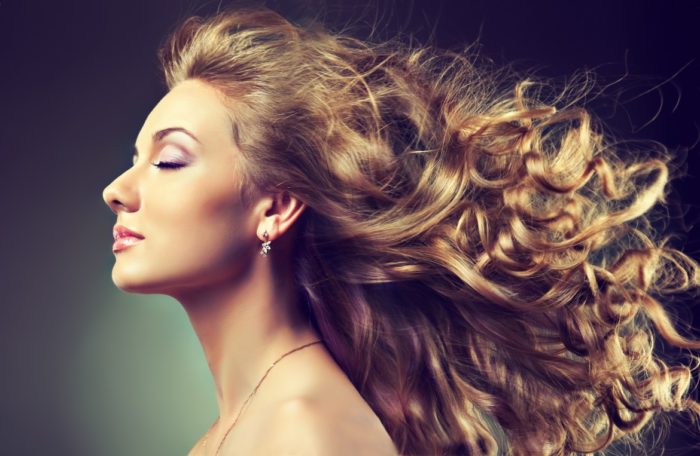 Как придать объем волосам без укладки: хитрости и секреты