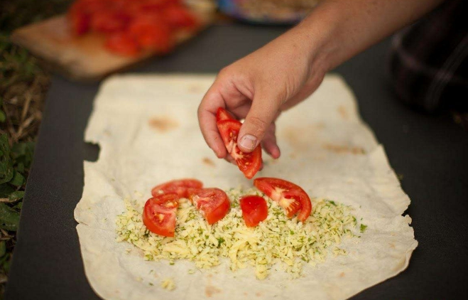 Лаваш с сыром и помидорами на гриле - фото рецепт закуски 5- Google Chrome