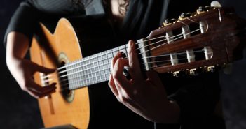 كيفية تعلم-اللعب على الجيتار - بشكل مستقل